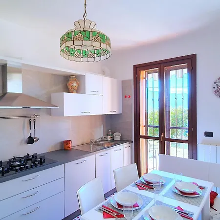 Dom wakacyjny House In With Garden And Views Luino