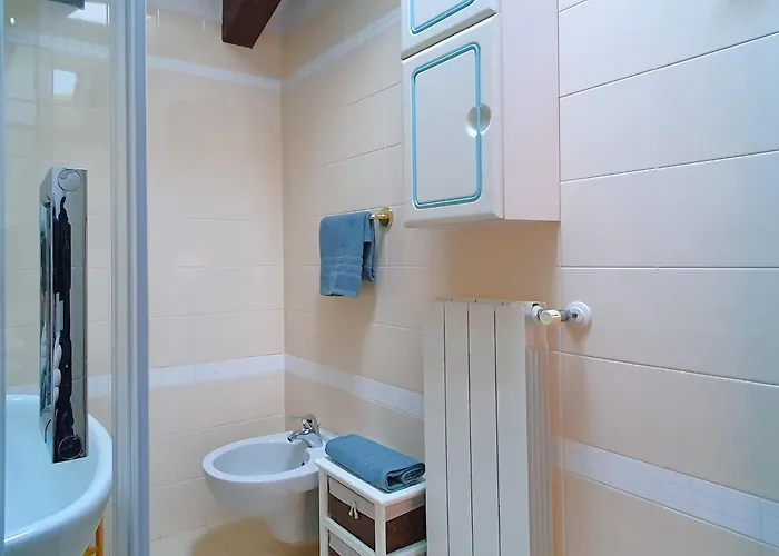 House In With Garden And Views Луино