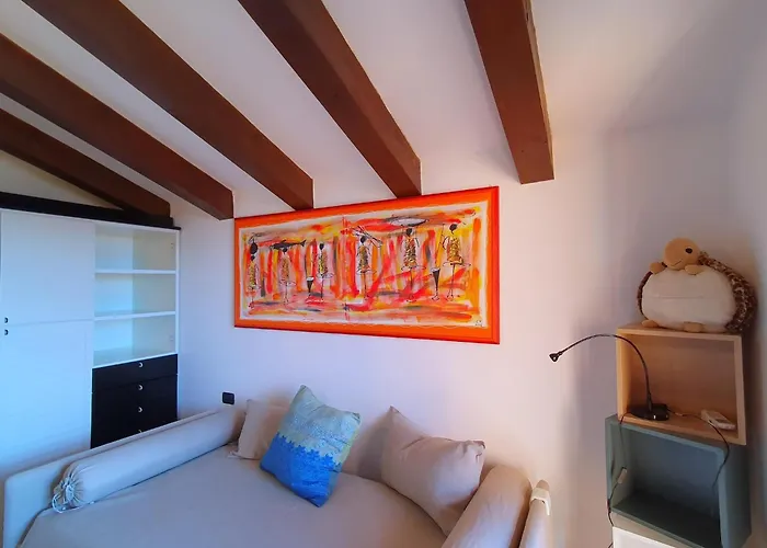 House In With Garden And Views * Луино