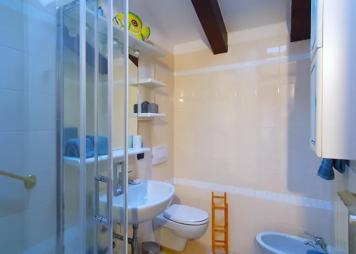 Дом отдыха House In With Garden And Views