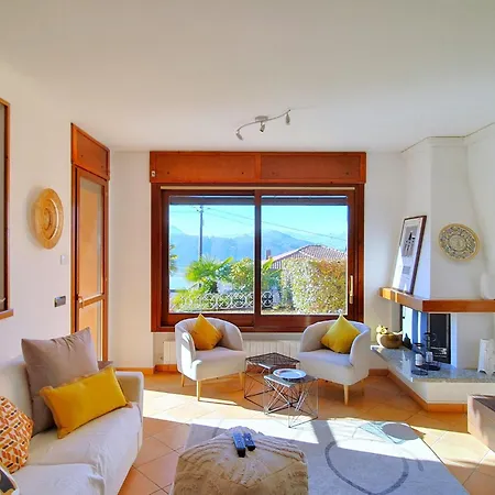 House In With Garden And Views * Luino