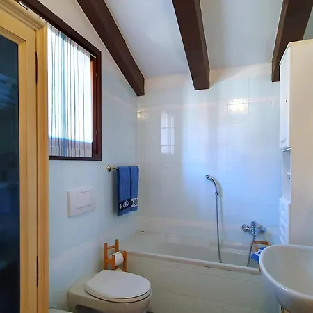 House In With Garden And Views Сasa de vacaciones