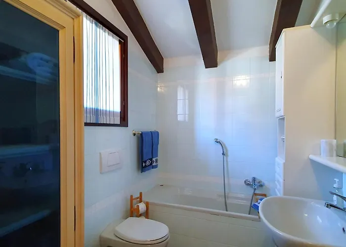 House In With Garden And Views Dom wakacyjny