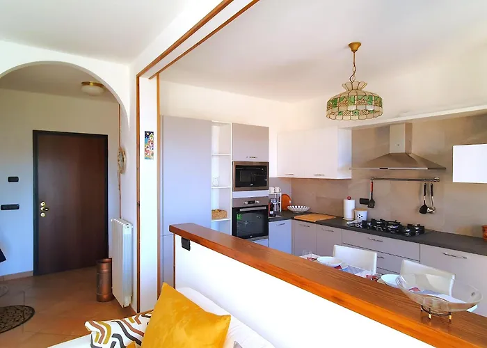 House In With Garden And Views *